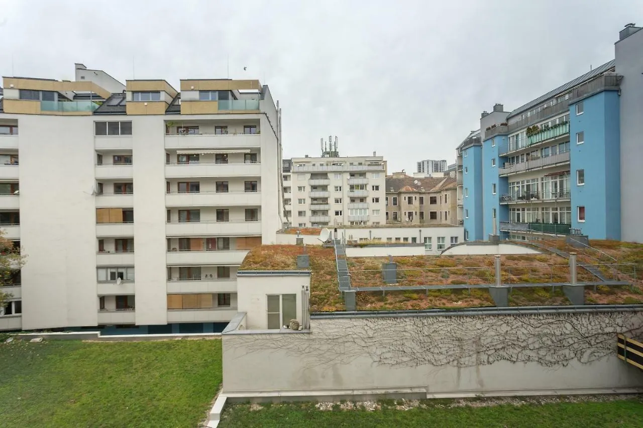 Spacious With Balcony Lejlighed Wien Østrig