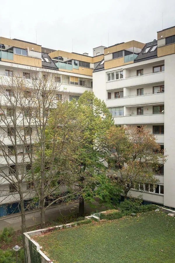 Ferienwohnung Spacious With Balcony Wien Apartment