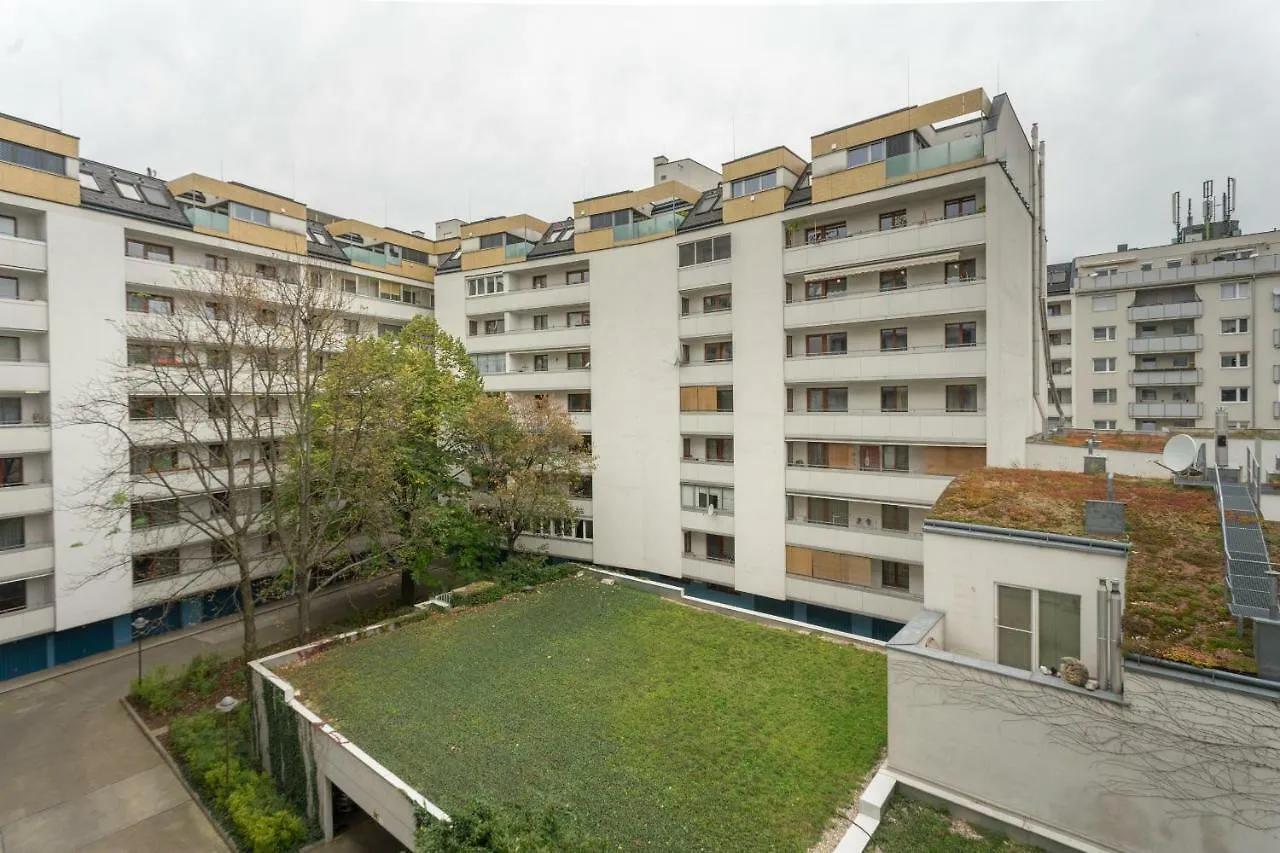 Ferienwohnung Spacious With Balcony Wien 0*,