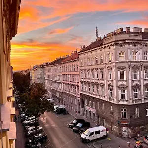  Apartment Trendy Near Schloss Schönbrunn