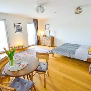  Apartment Design Stadhalle I Brandnew