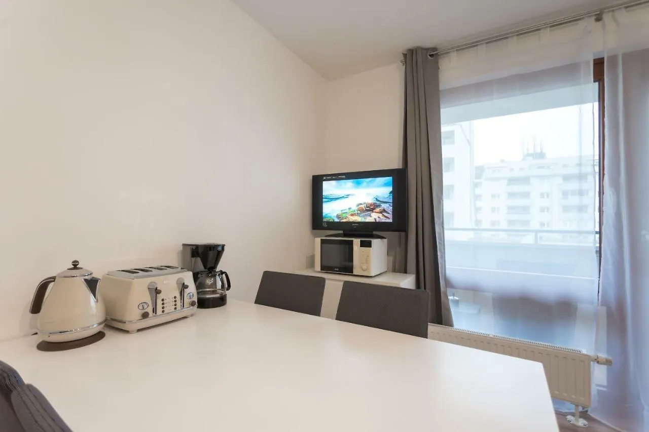 Spacious With Balcony Apartment Vienna