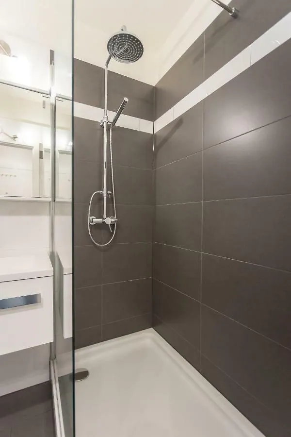 Ferienwohnung Spacious With Balcony Wien
