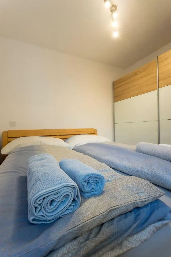 Apartment Ferienwohnung Spacious With Balcony Wien